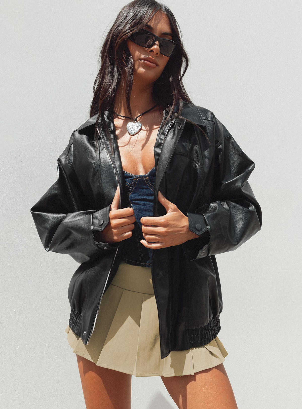 Chaqueta de piel sintética Devija negra