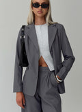 Americana relajada color gris marengo