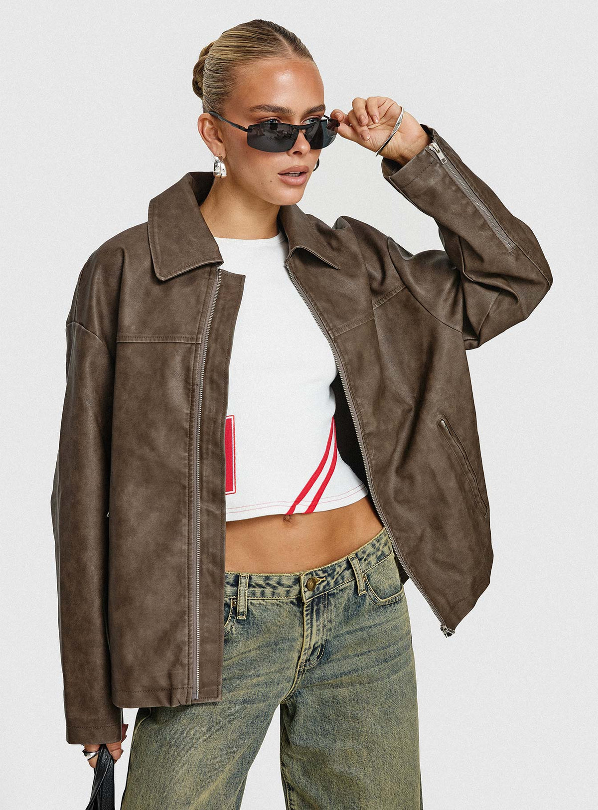 Chaqueta tipo "dad" de piel sintética con cuello, color marrón lavado