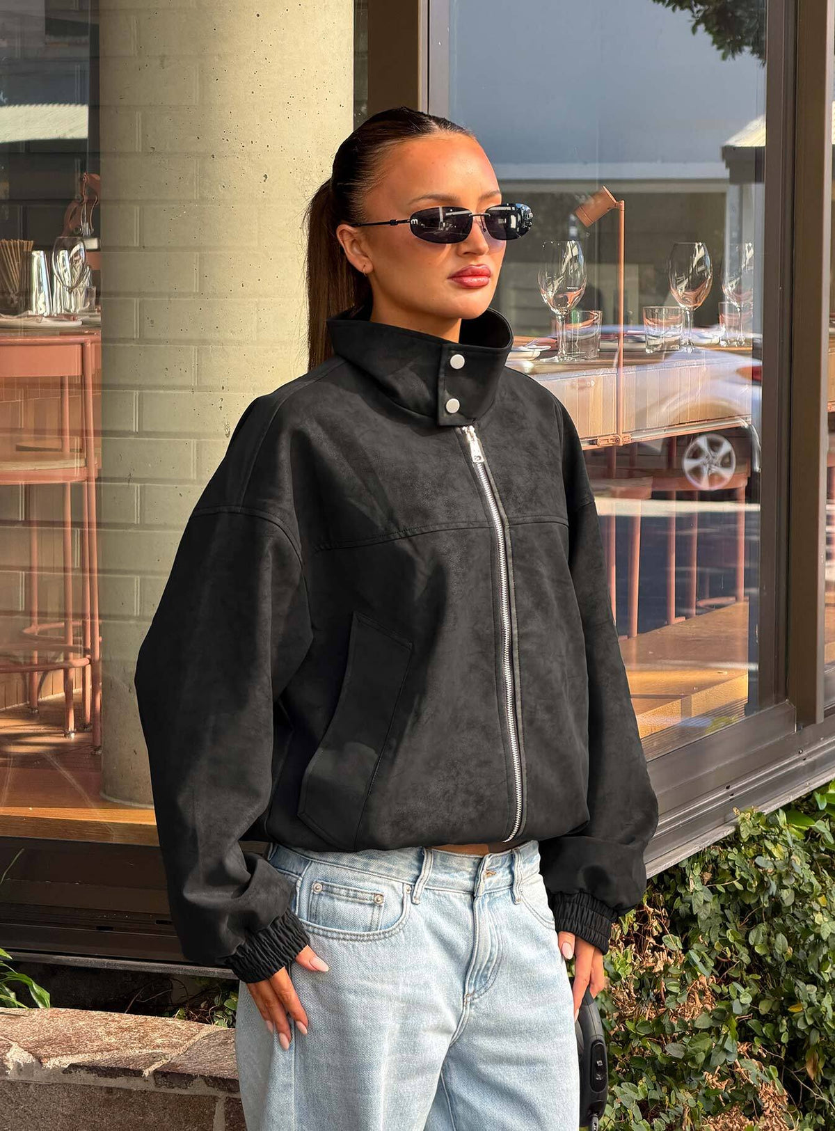 Chaqueta tipo bómber de ante sintético Ellissa, negra