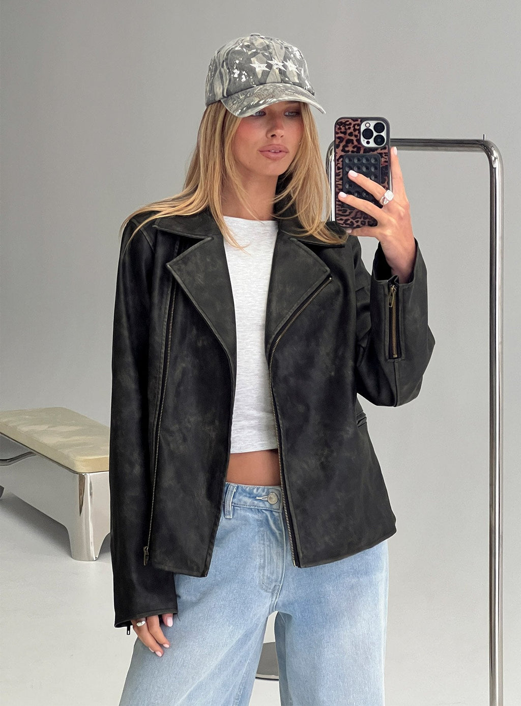 Chaqueta de piel sintética con cuello Vyolette, negro lavado