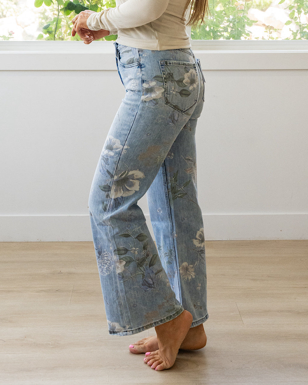 Vaqueros de campana con estampado floral vintage Vervet Kyla