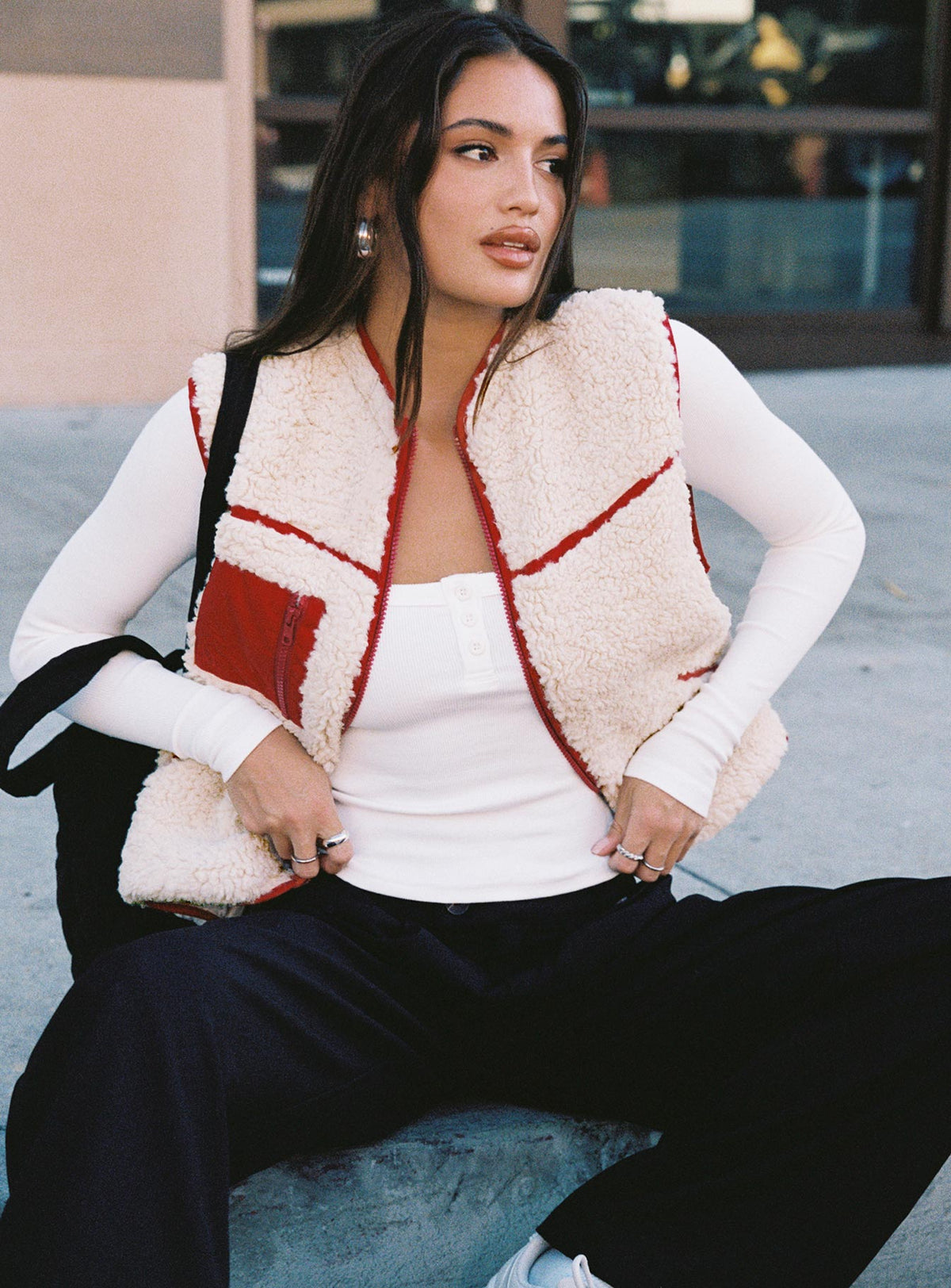 Chaqueta de chaleco Senna Sherling Crema / Rojo