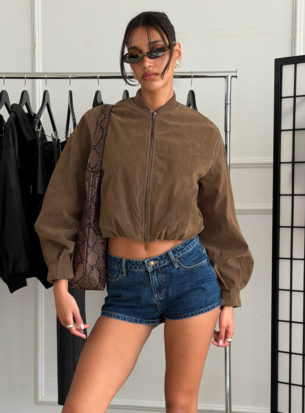 Chaqueta bomber de antelina Mastery color marrón