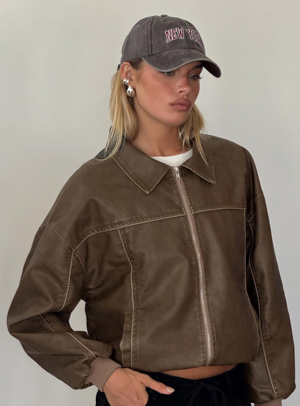 Chaqueta tipo bomber de piel sintética Goldsmith en marrón oscuro lavado