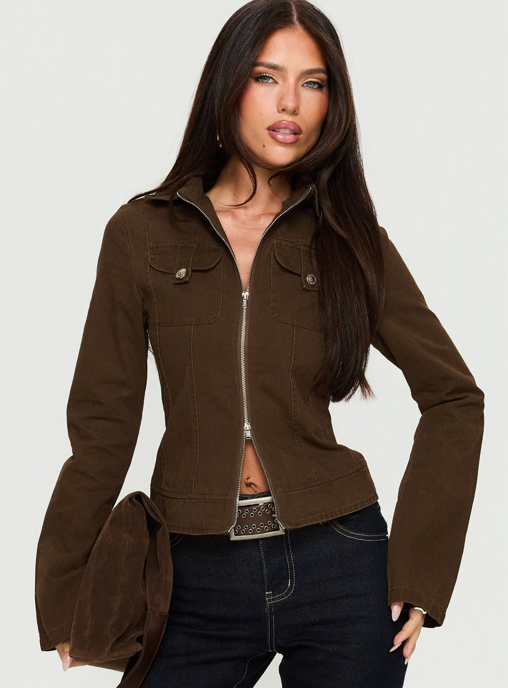 Chaqueta Kelehan de manga larga con cremallera frontal en color marrón lavado a la piedra