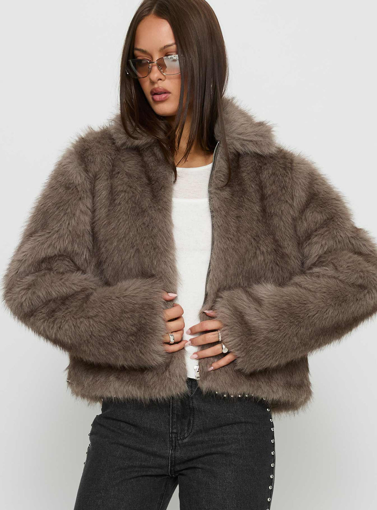 Chaqueta Kimberli con cuello de piel sintética marrón