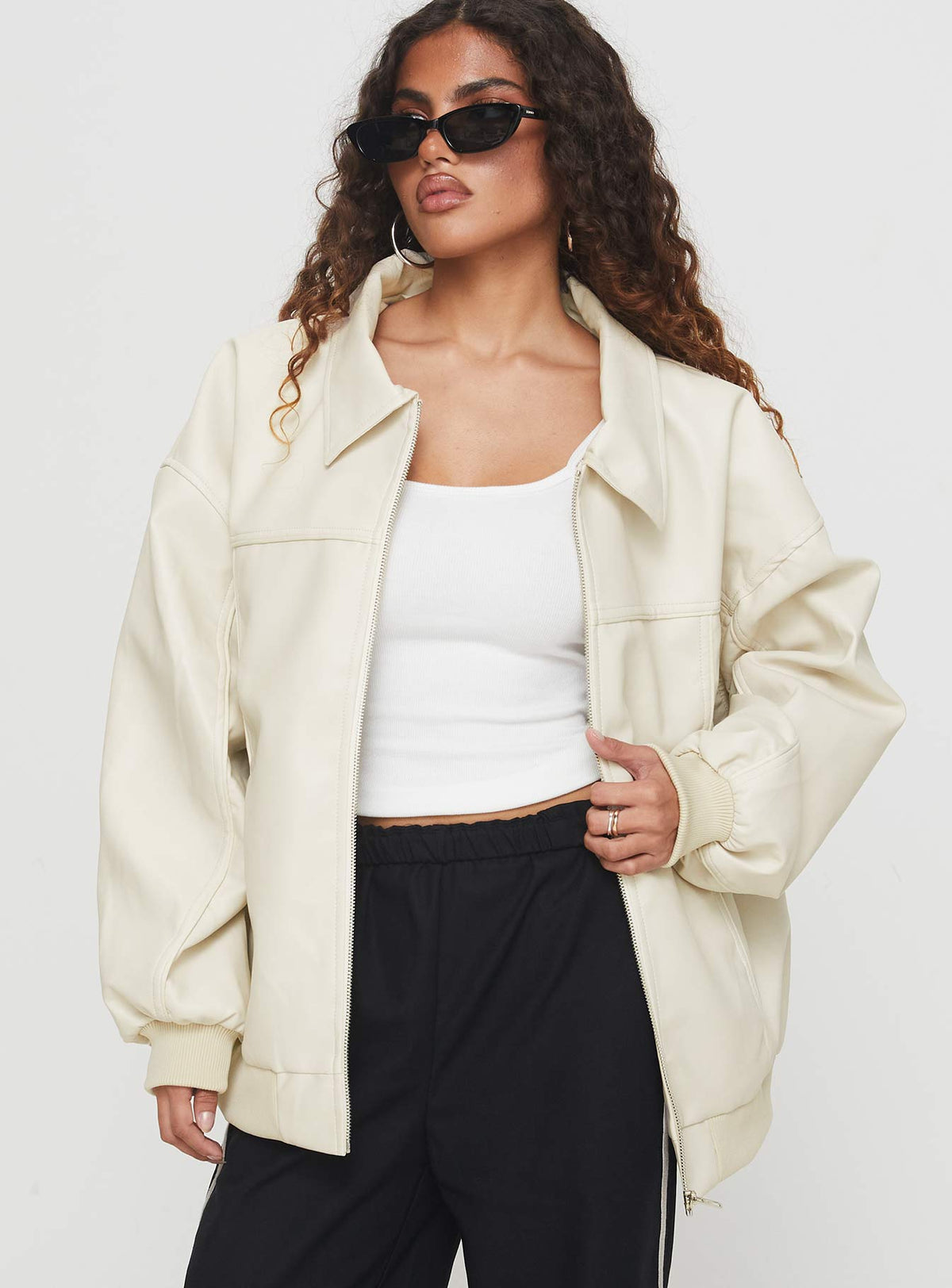 Chaqueta bomber de piel sintética Goldsmith color crema