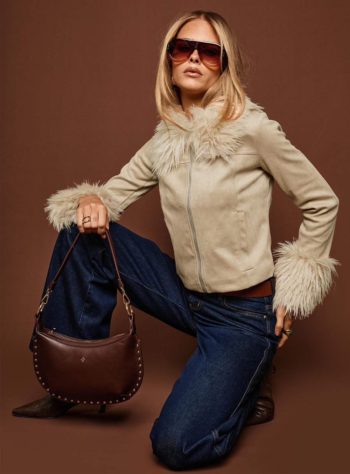 Chaqueta de gamuza Jeanna con detalle de piel sintética en color beige