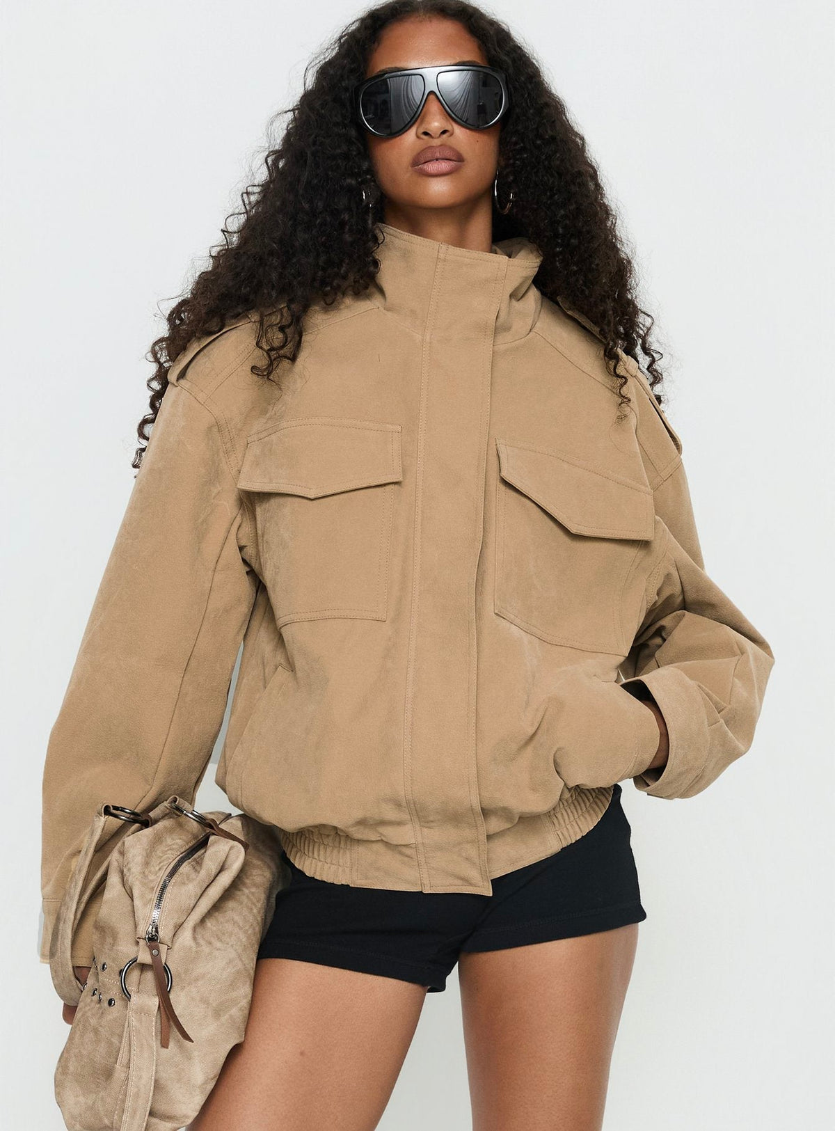 Chaqueta cargo de cuello embudo Double Life color beige