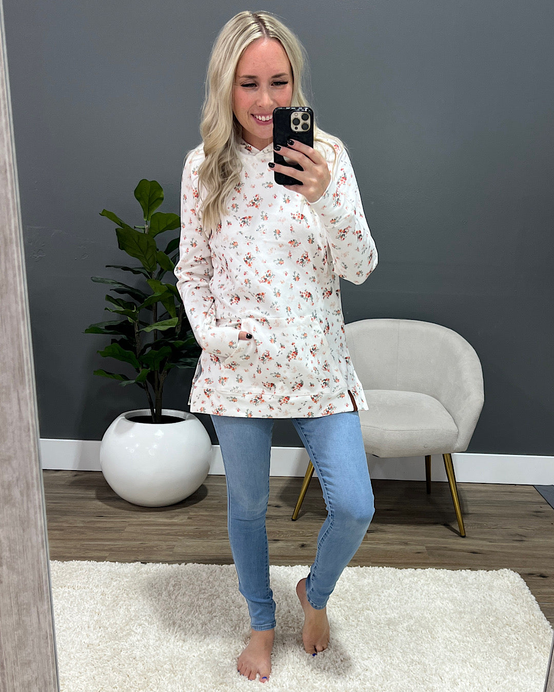 Sudadera con capucha y aberturas laterales Fresh Blooms de Ampersand Ave, VENTA FINAL