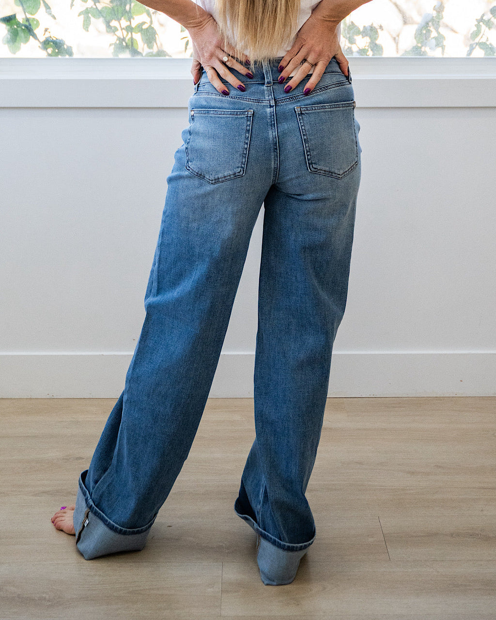 Jeans rectos con cintura doblada y dobladillo de Judy Blue Eliza