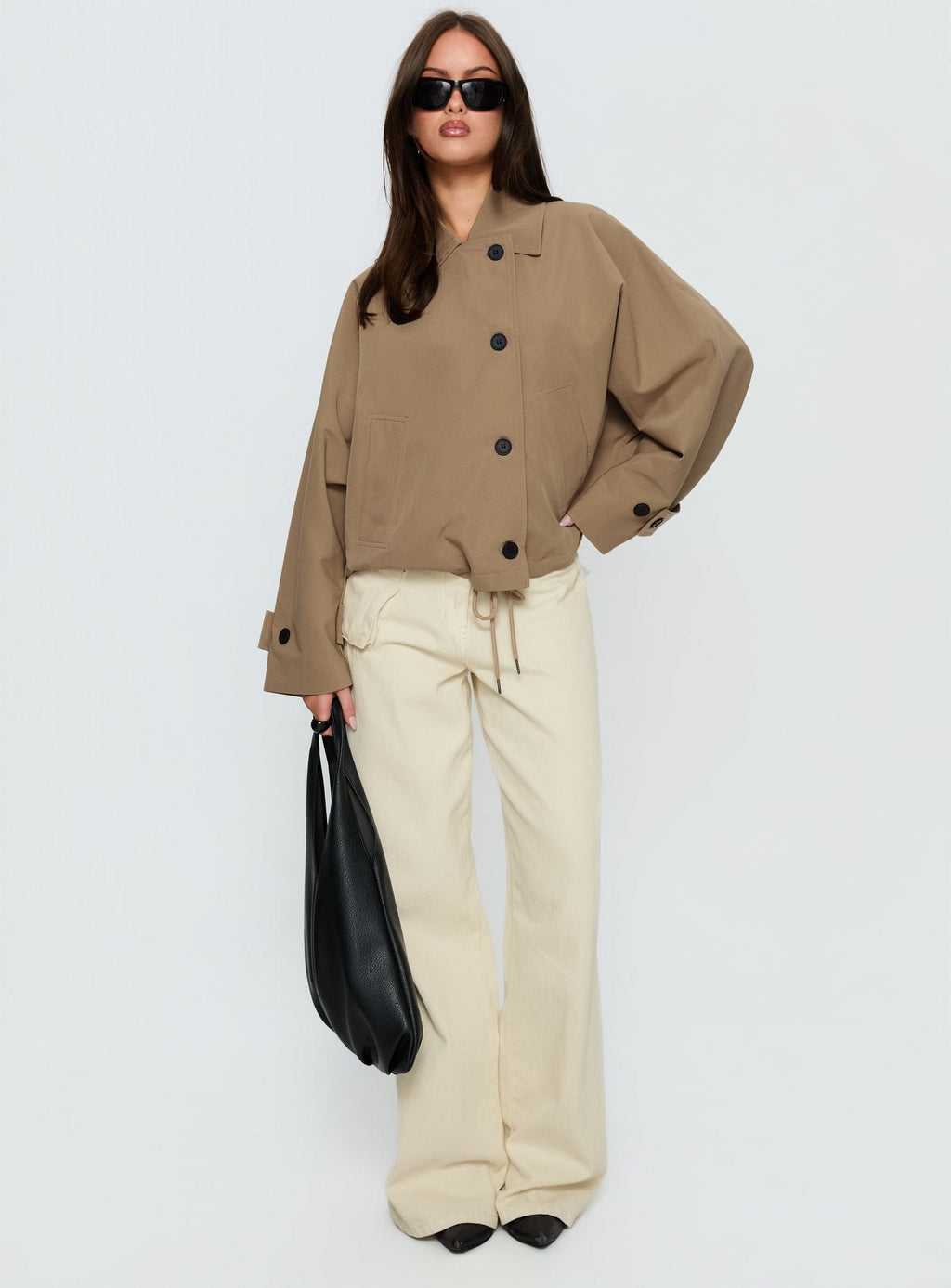 Gabardina corta Sandria color beige