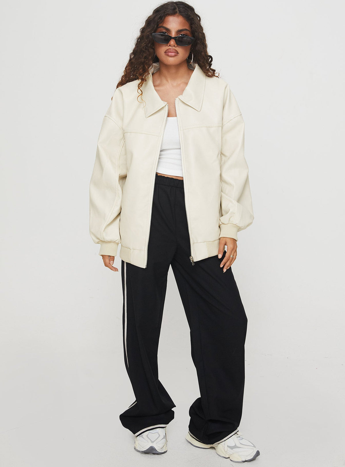 Chaqueta bomber de piel sintética Goldsmith color crema