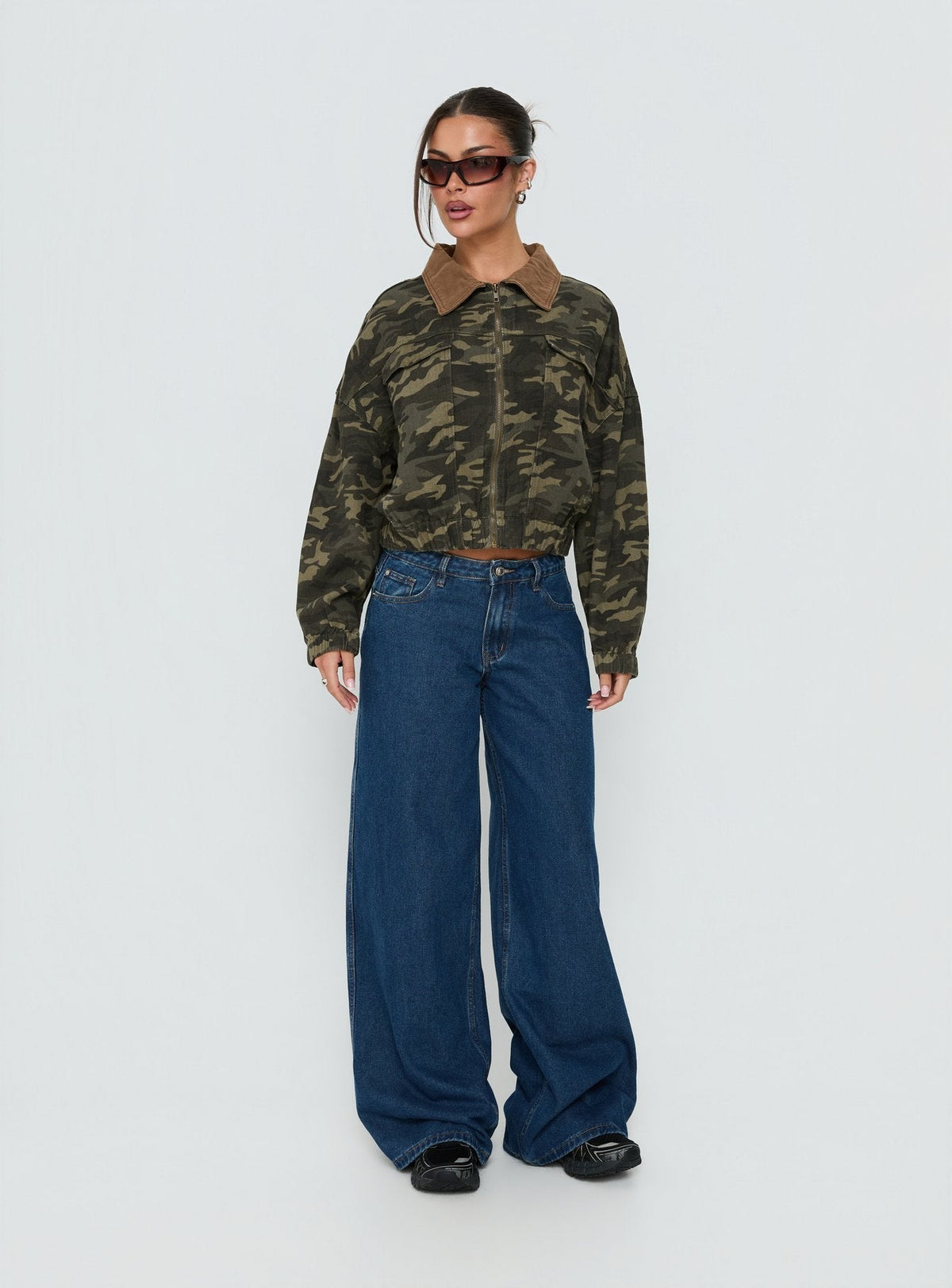 Chaqueta bomber extragrande Ramix con estampado de camuflaje