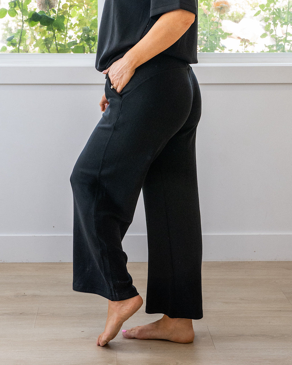 Pantalones anchos de tela scuba Kendall - Negro