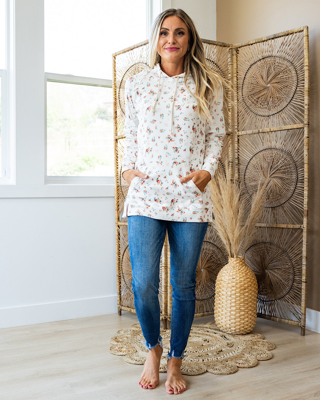 Sudadera con capucha y aberturas laterales Fresh Blooms de Ampersand Ave, VENTA FINAL