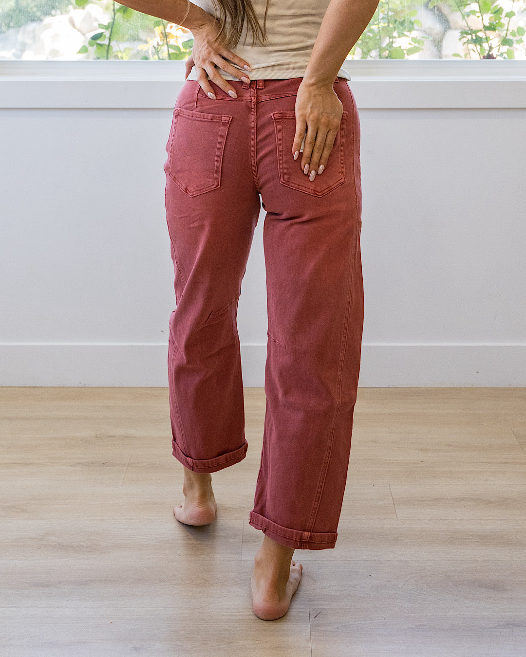 ¡NUEVO! Jeans Alexandra corte barril sin desgaste - Cabernet