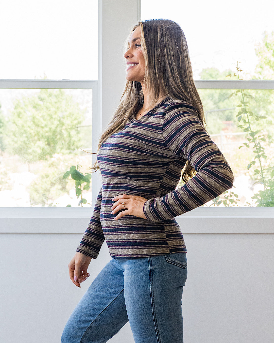 ¡NUEVO! Top Alexa de rayas múltiples - Oliva, azul marino y borgoña