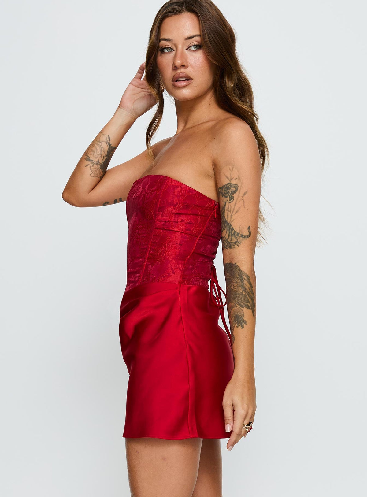 Minivestido drapeado sin tirantes Jenevieve Rojo