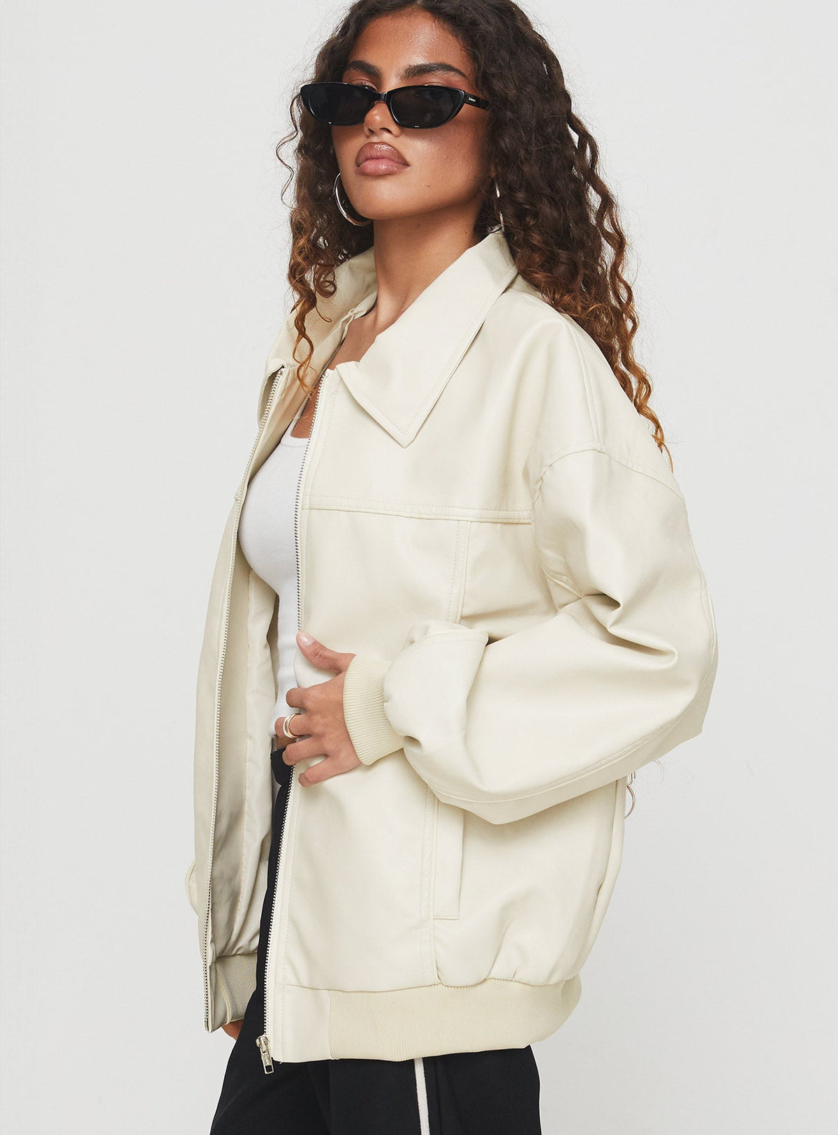 Chaqueta bomber de piel sintética Goldsmith color crema