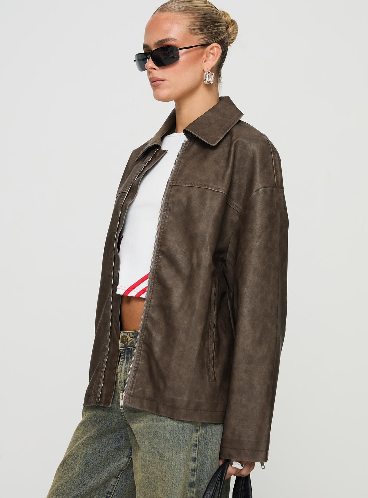 Chaqueta tipo "dad" de piel sintética con cuello, color marrón lavado