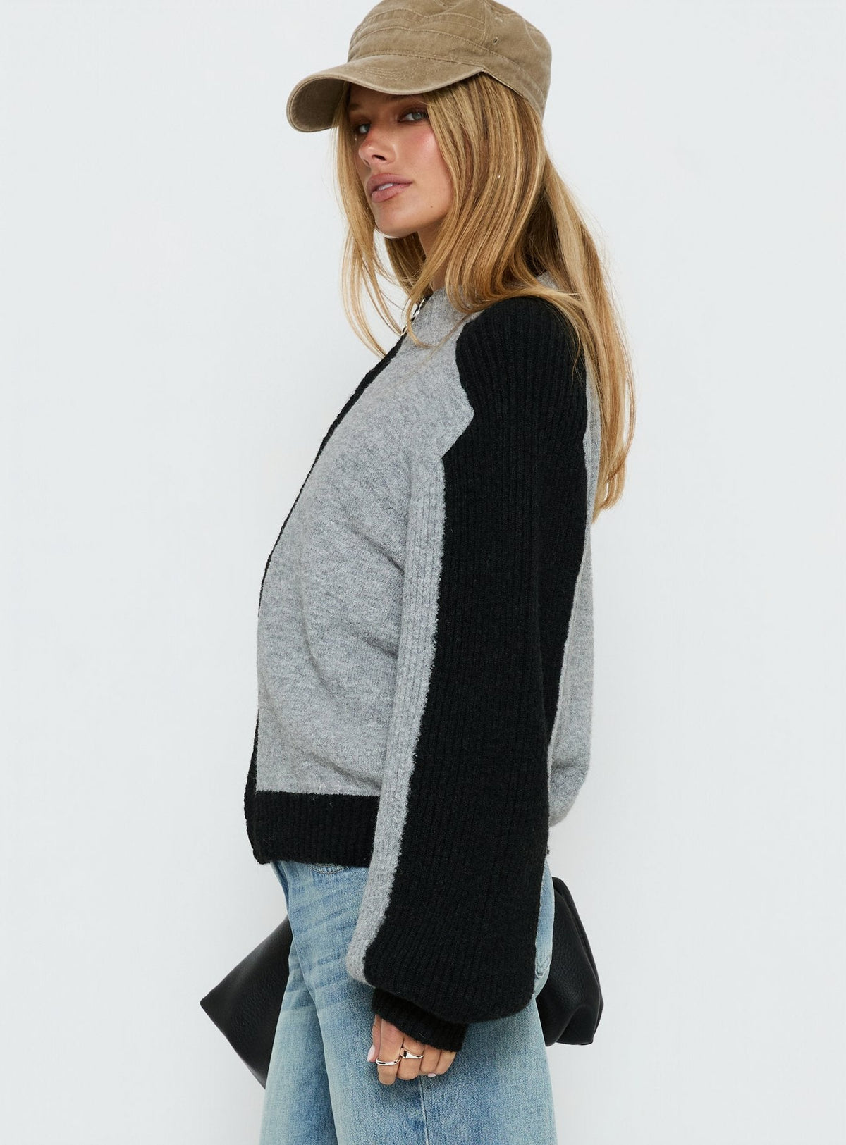 Jersey Asrar Gris / Negro