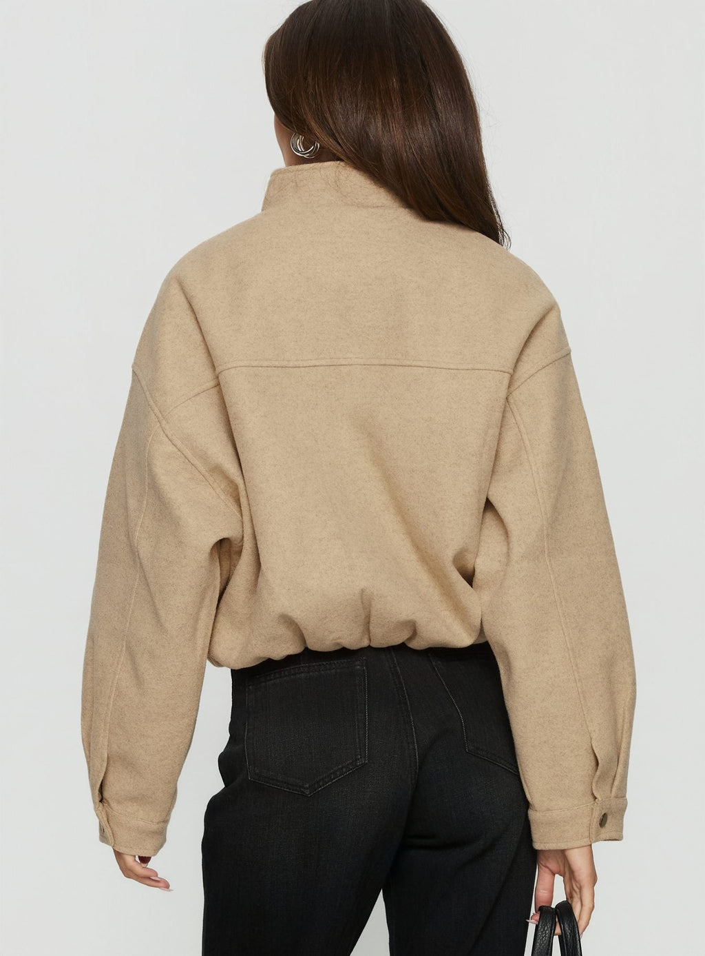 Chaqueta tipo bomber corta de lana sintética Chayden en color beige