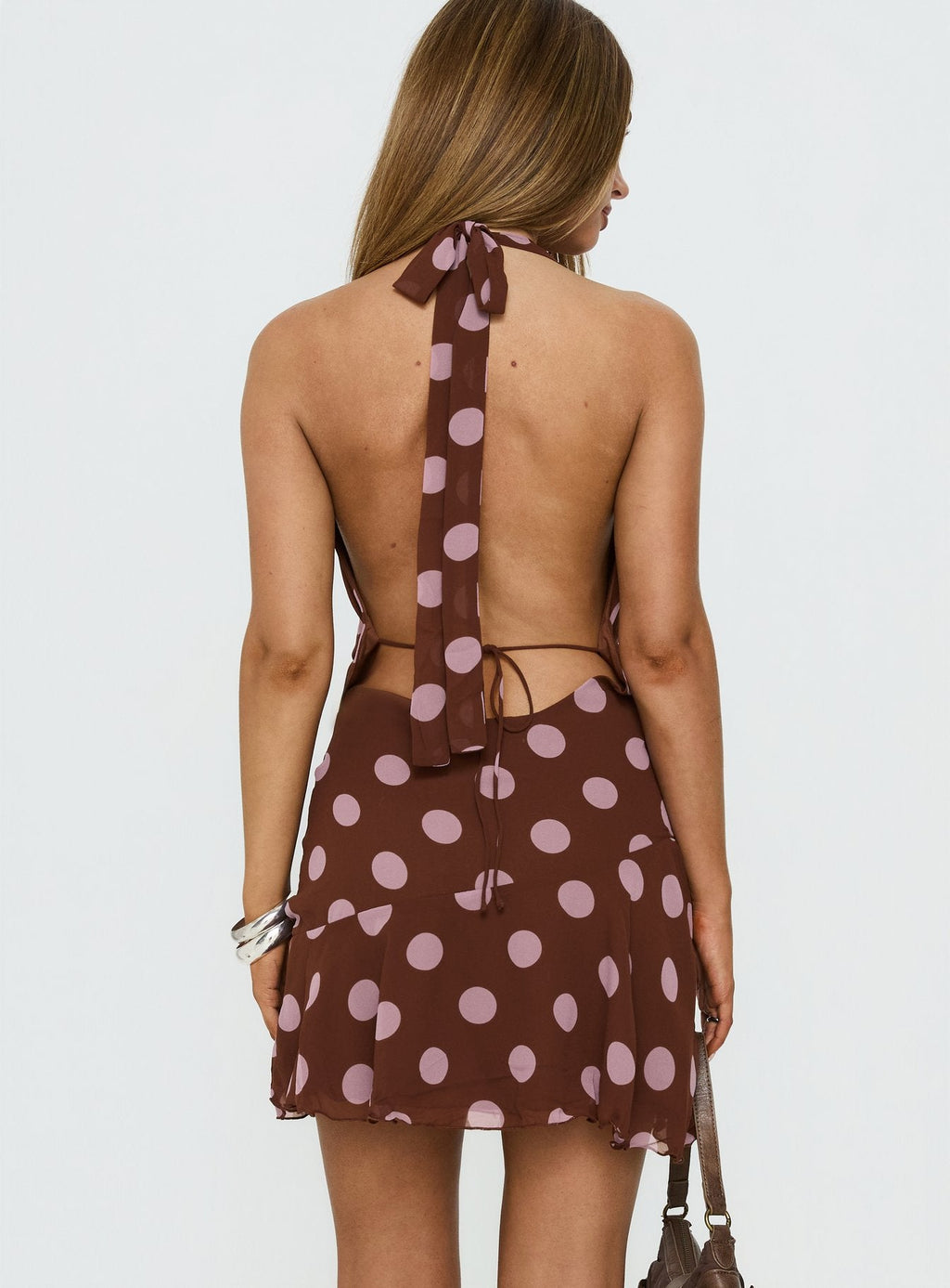 Vestido mini Karolie con escote pronunciado, estampado de lunares en marrón y lila