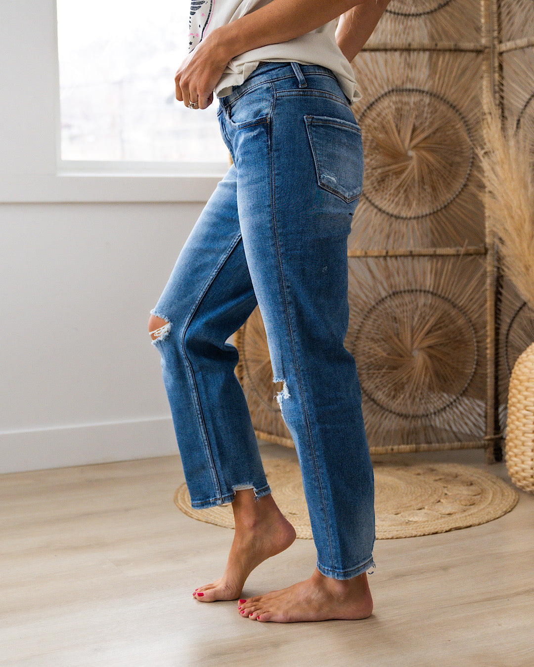 Jeans rectos con rodillas desgastadas Lovervet Audrey