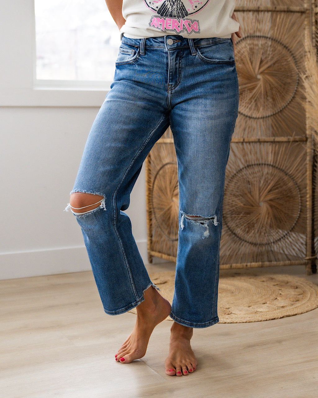 Jeans rectos con rodillas desgastadas Lovervet Audrey