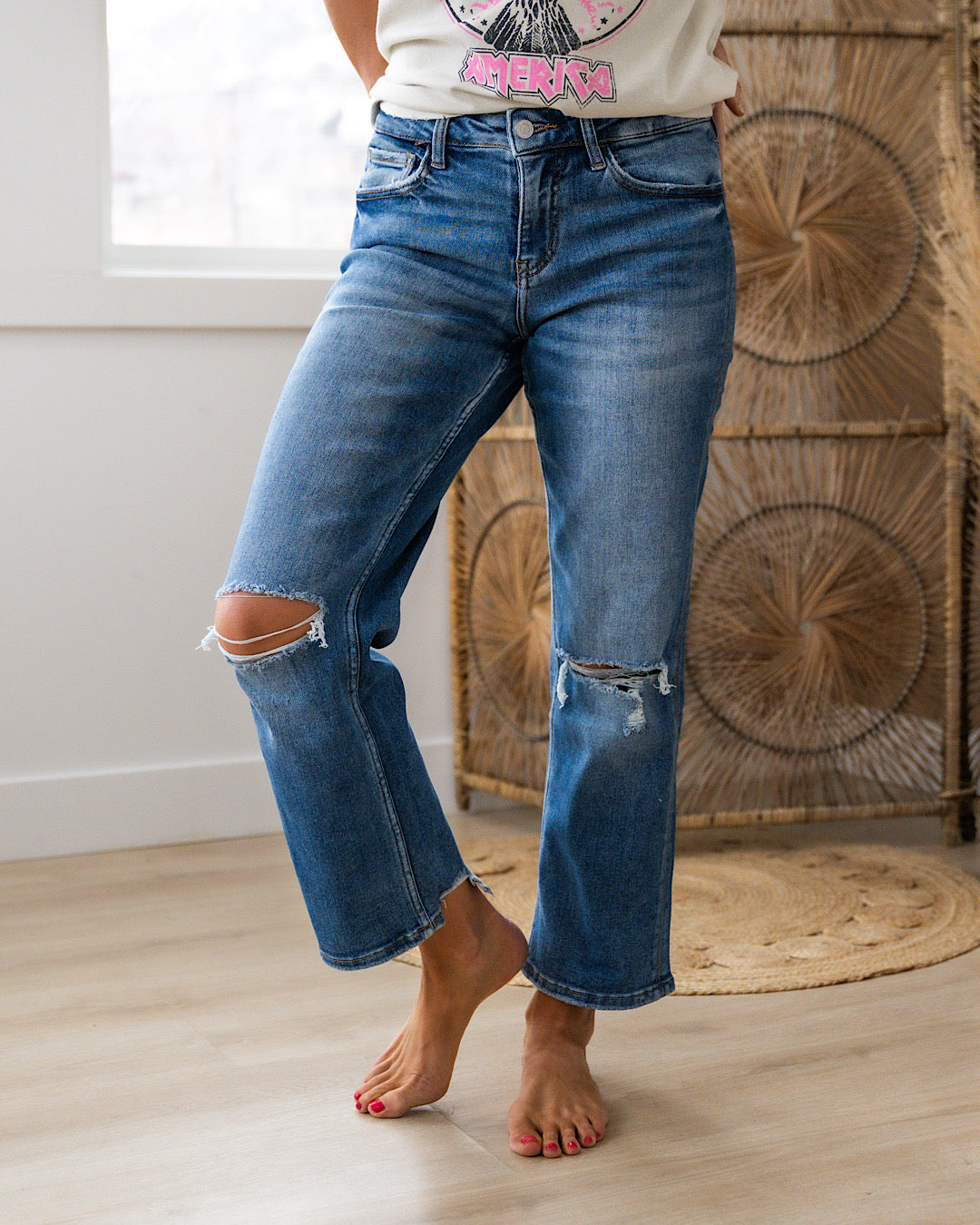 Jeans rectos con rodillas desgastadas Lovervet Audrey