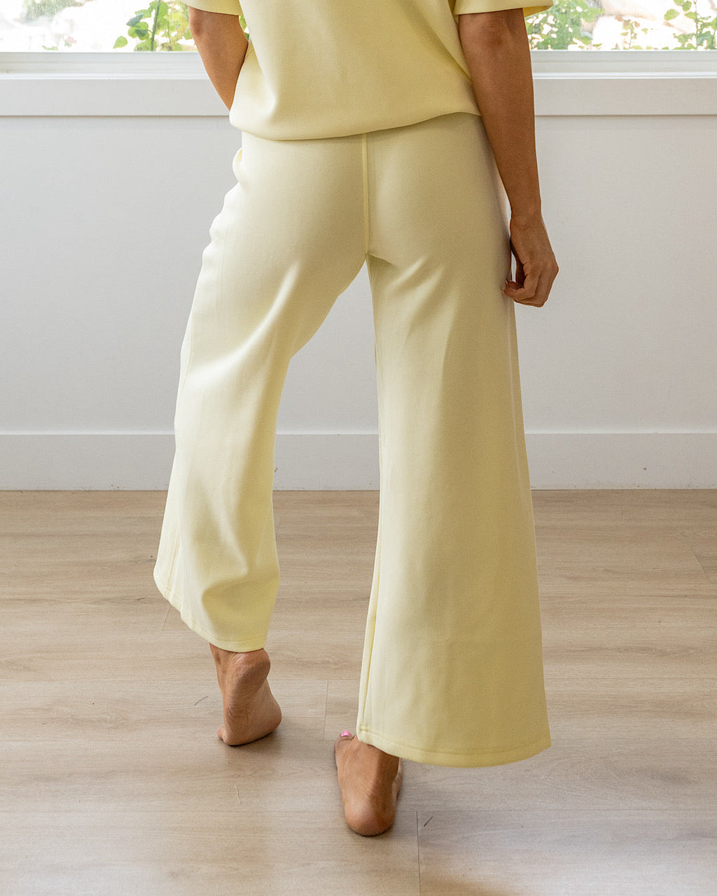 Pantalones anchos de tela scuba Kendall - Lemonilla