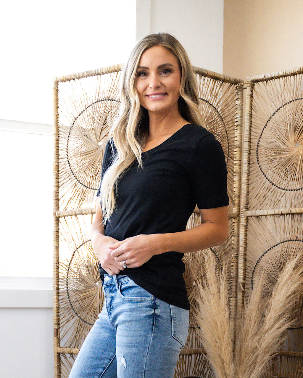 Blusa favorita con cuello en V - Negro