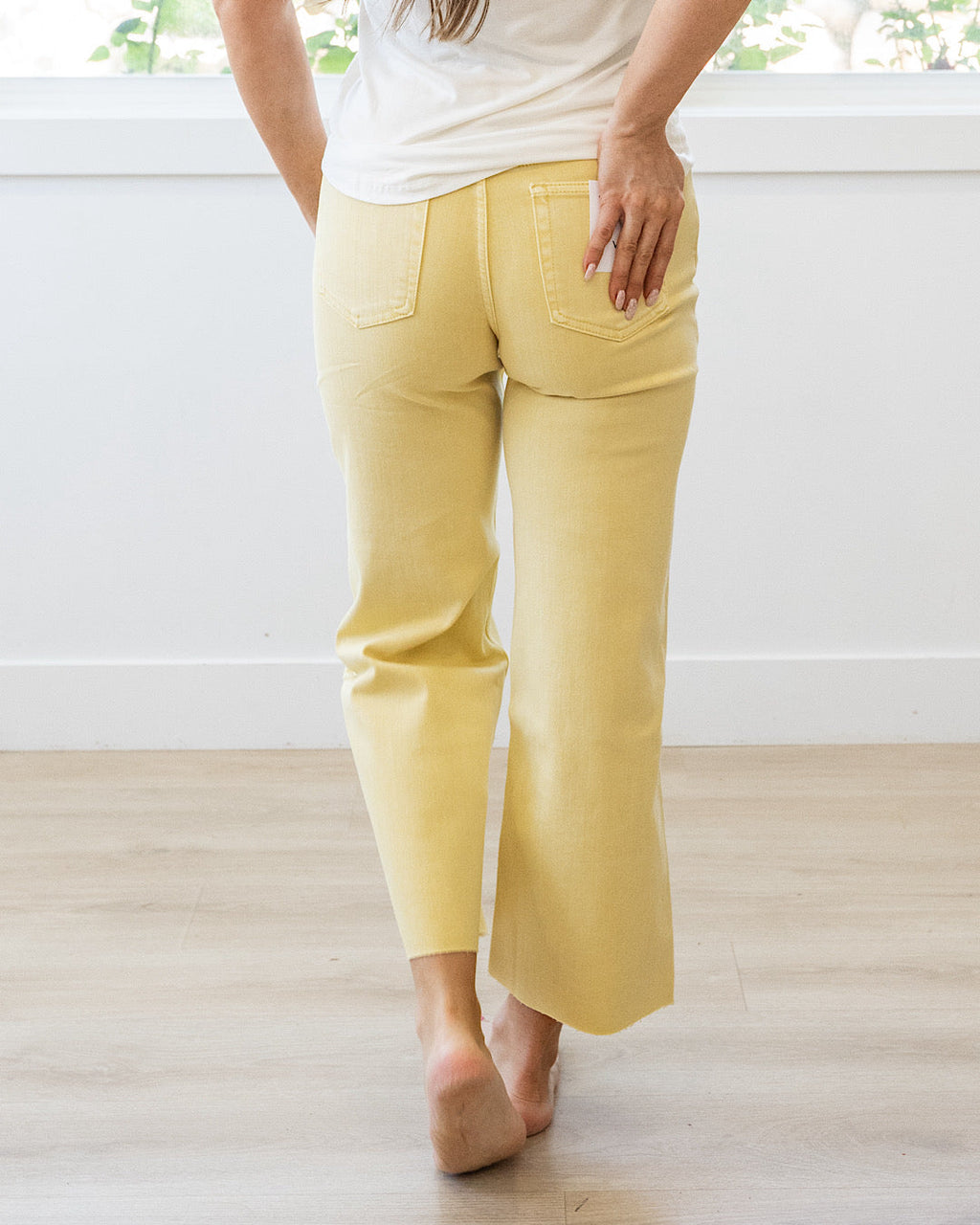 Jeans de pierna ancha recortados Vervet Skye sin desgaste - Amarillo bebé