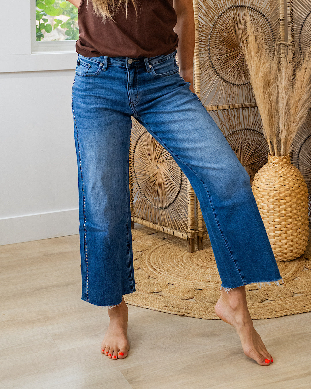 Jeans de pierna ancha con tachuelas KanCan Raelynn VENTA FINAL