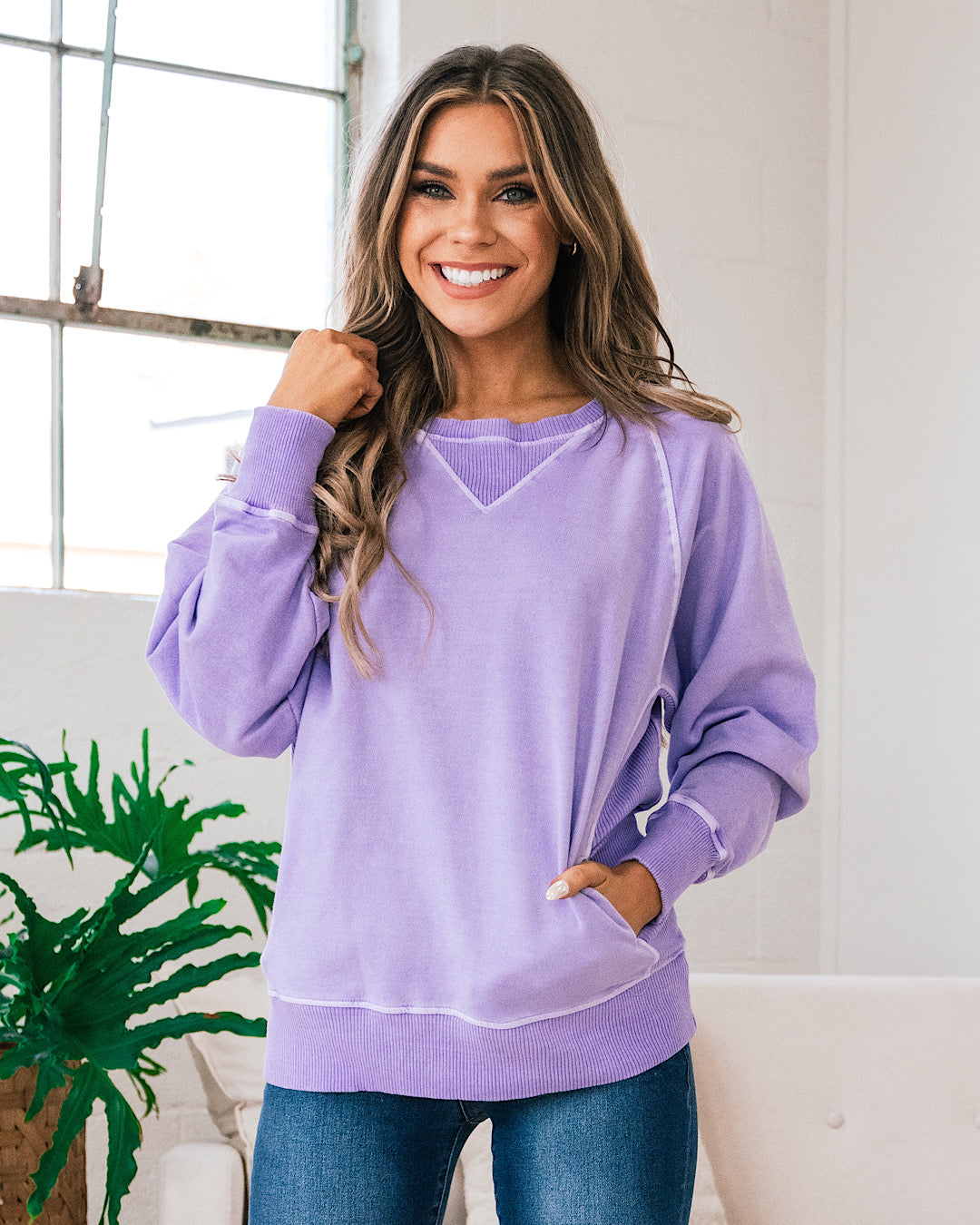 Sudadera cuello redondo Girlfriend - ¡Opciones de color disponibles!