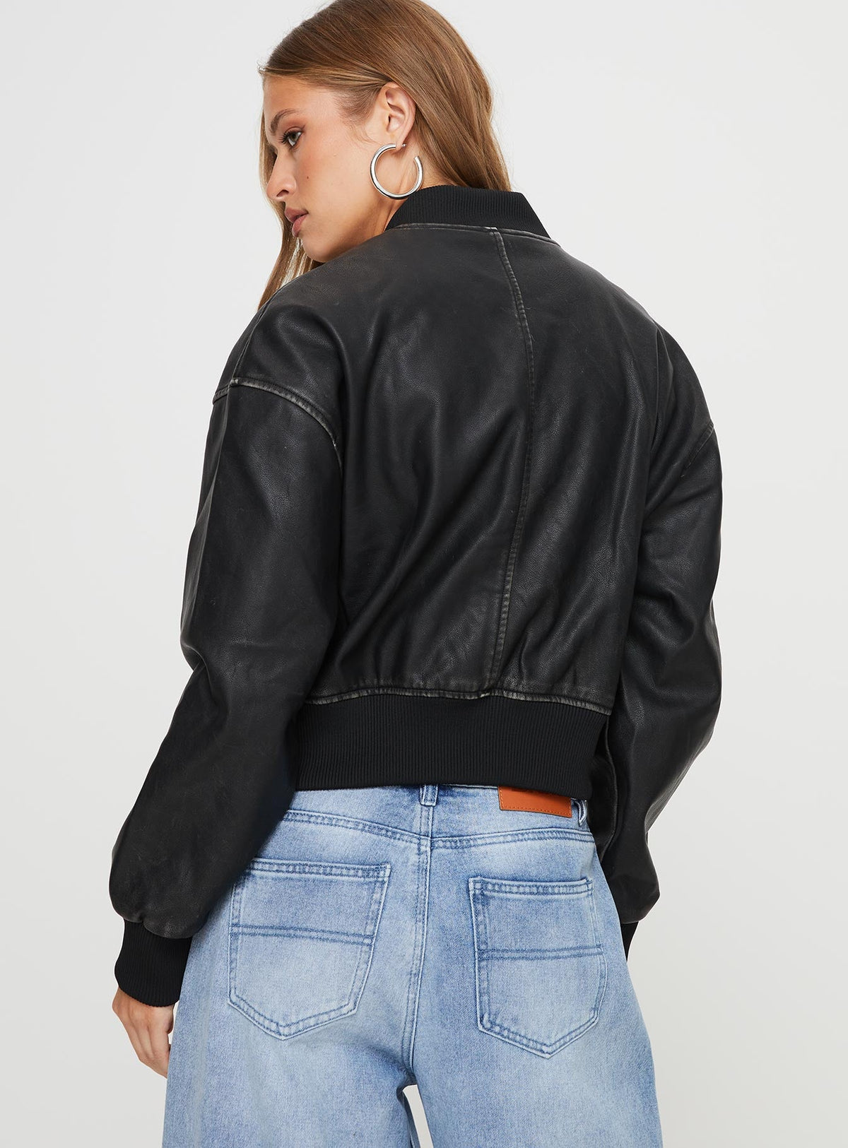 Chaqueta bomber corta de piel sintética Sweet Disaster, color negro