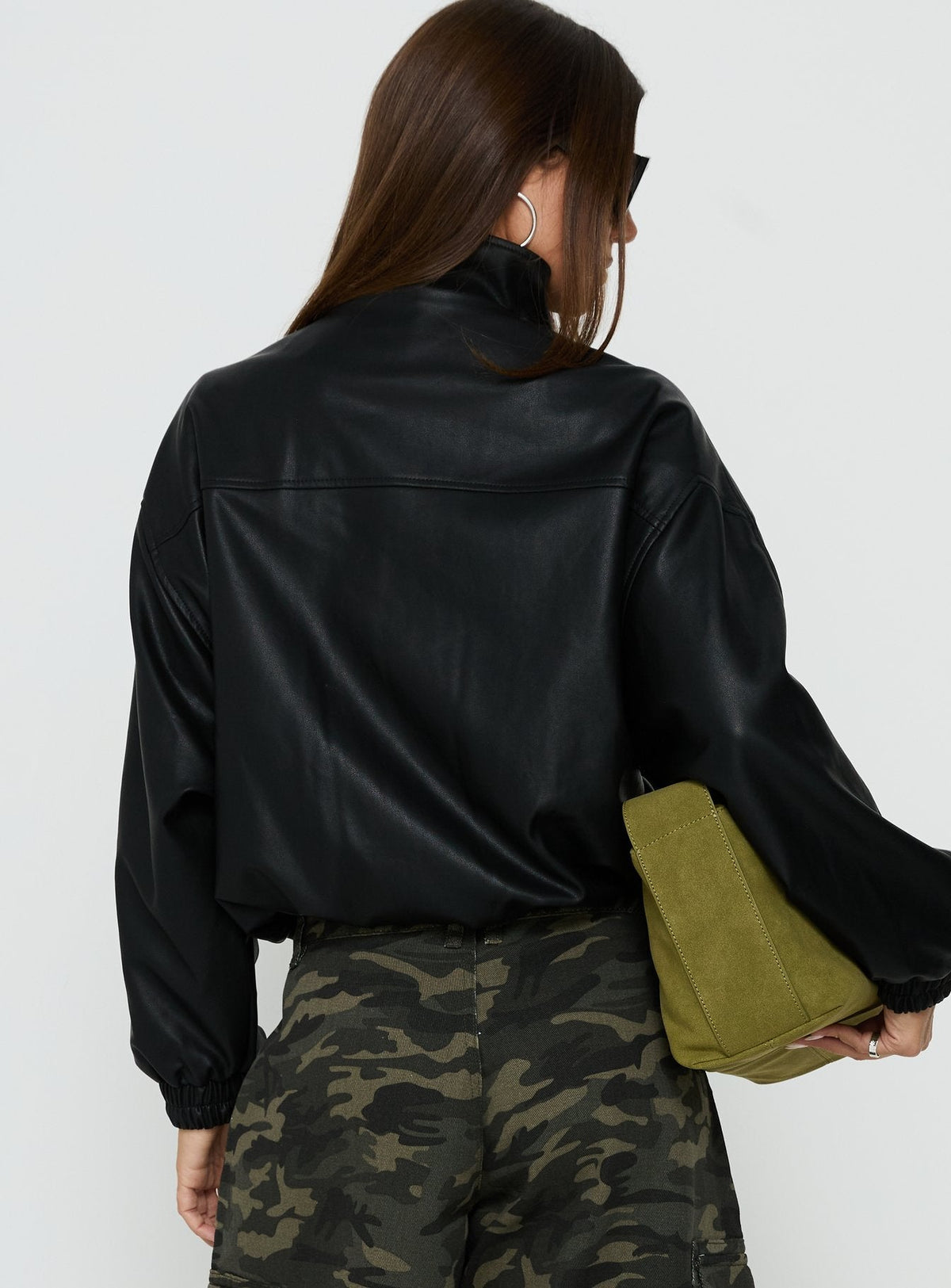 Chaqueta de piel sintética con cuello embudo Dialtone, color negro