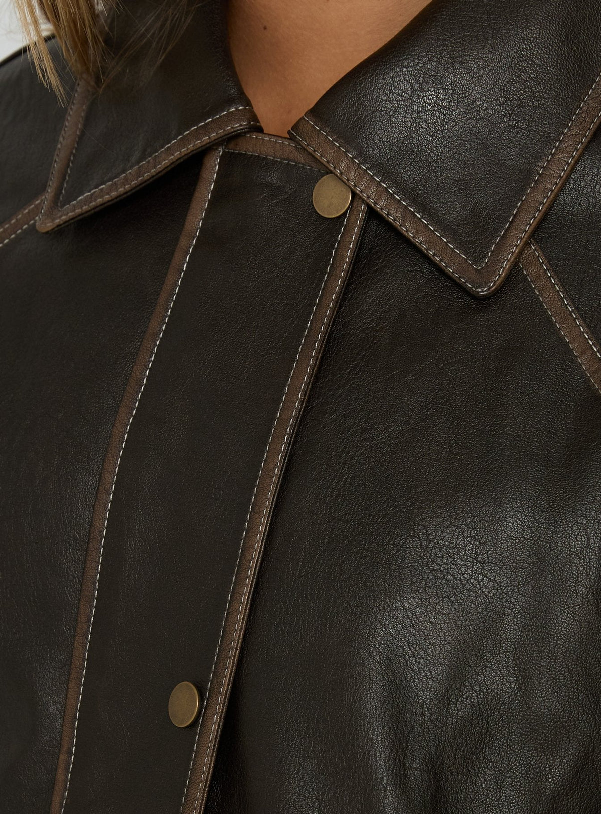 Chaqueta de piel sintética Jaxton marrón petite
