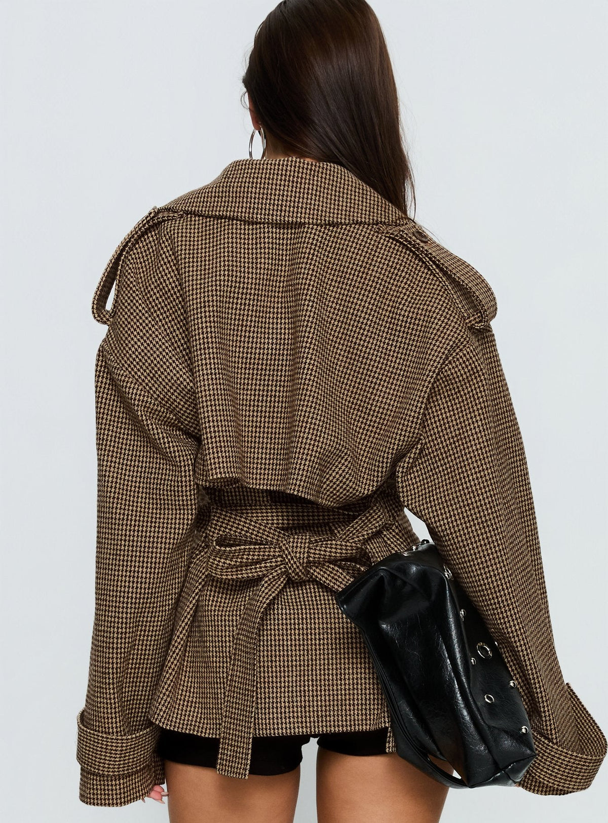Gabardina corta Brieanna de cuadros marrones