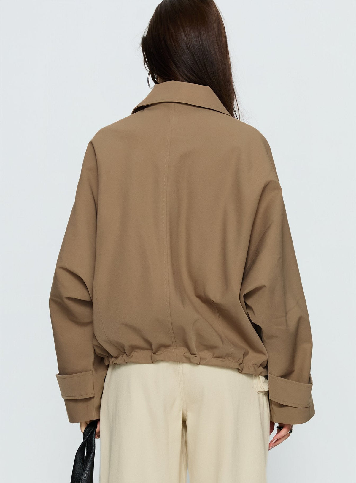 Gabardina corta Sandria color beige