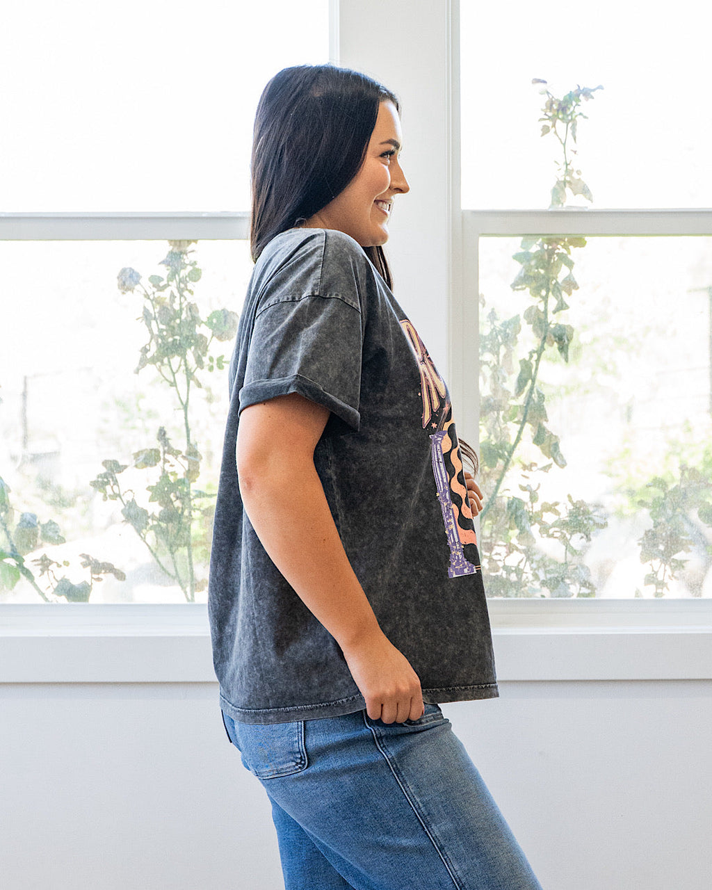 Camiseta Rock & Roll Rose con lavado mineral negro