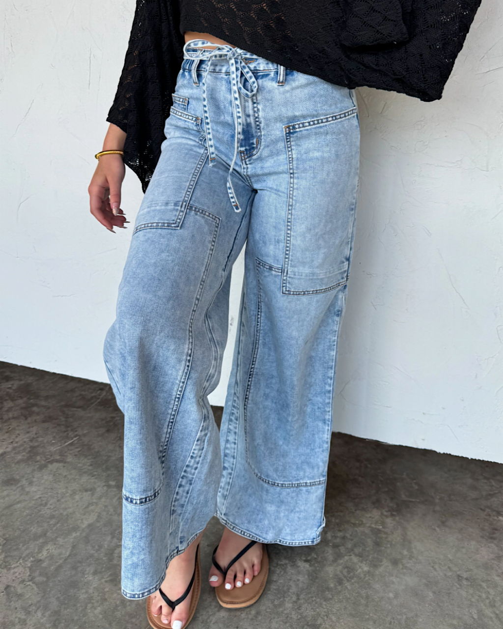 Jeans de pierna ancha con amarre en la cintura Blakeley Say Yes VENTA FINAL