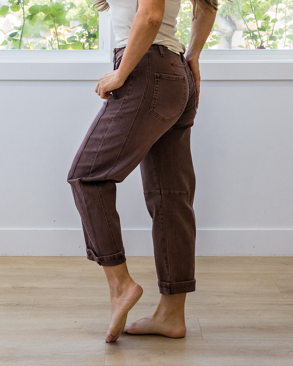 ¡NUEVO! Jeans Alexandra corte barril sin efecto desgastado - Marrón ron