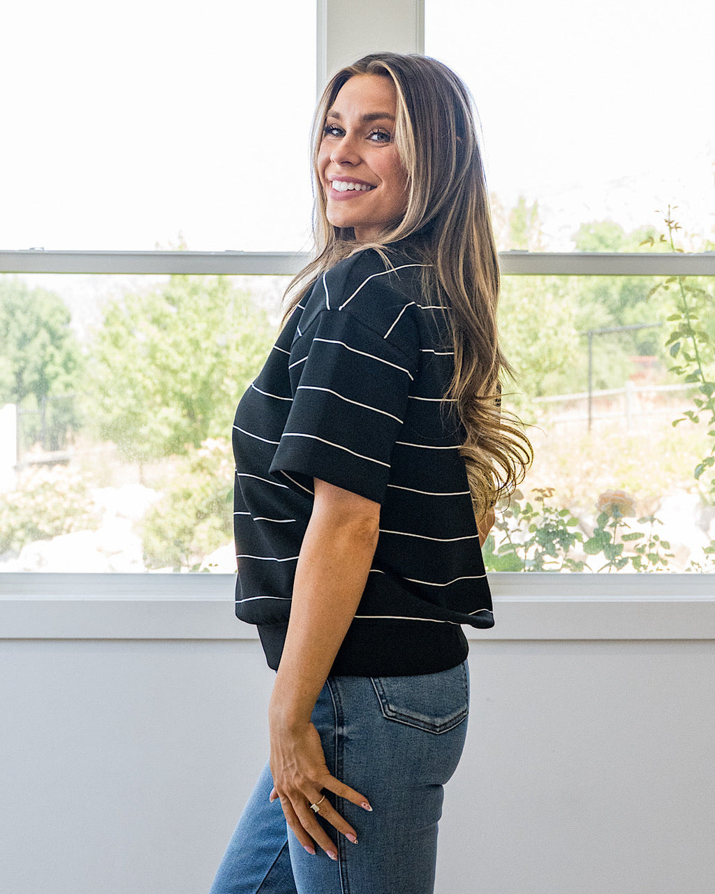 Top de rayas de tela tipo neopreno Macey - Negro y crema