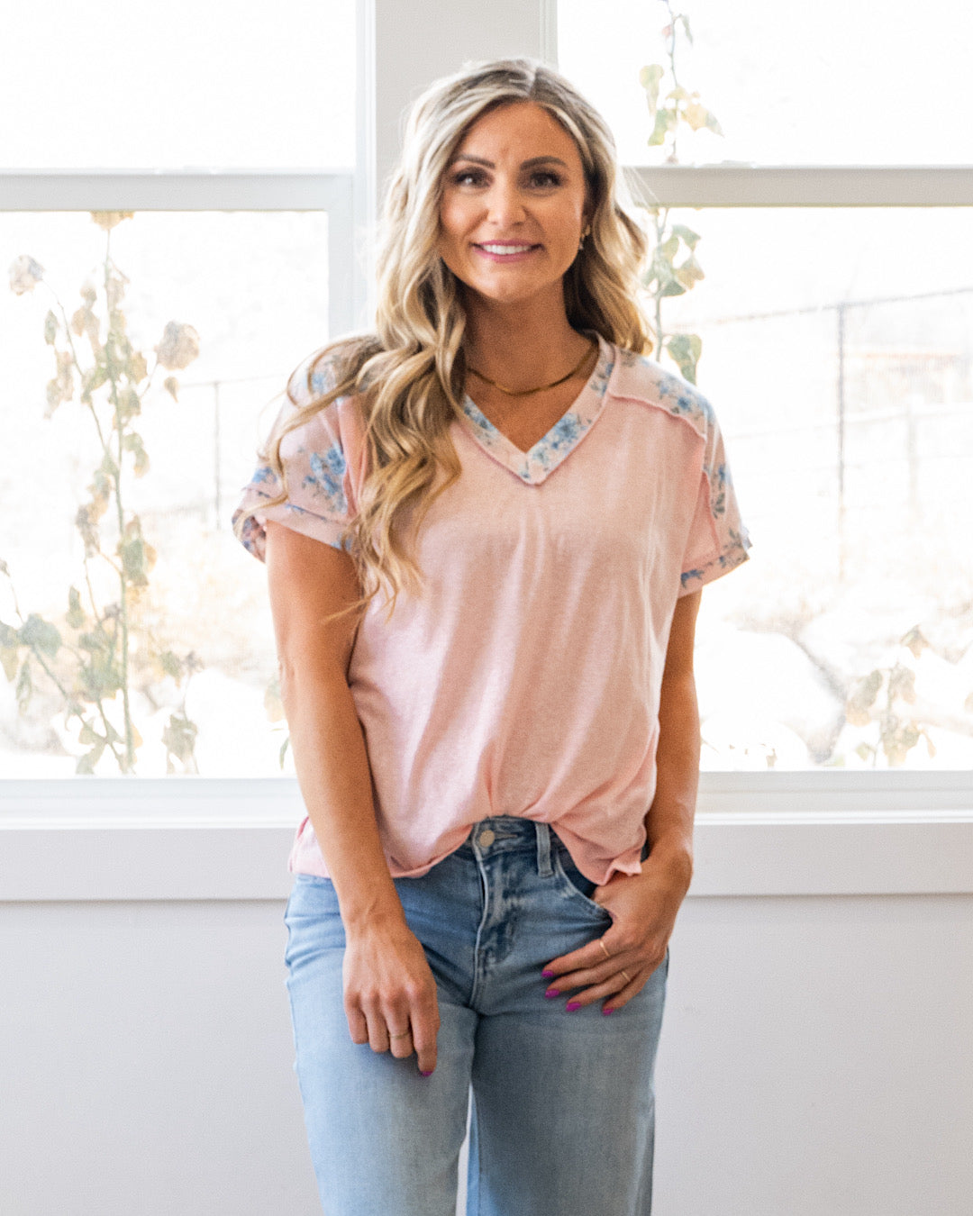 Top con bloques de color y estampado floral Ava - Rosa suave