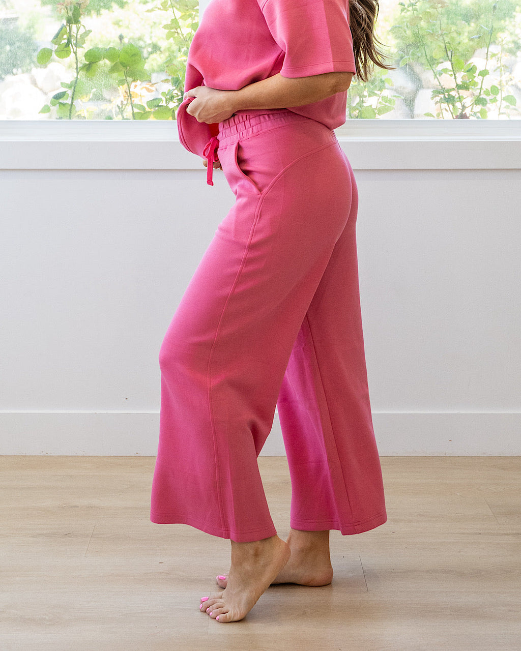 Pantalones anchos de tela scuba Kendall - Rosa Brink