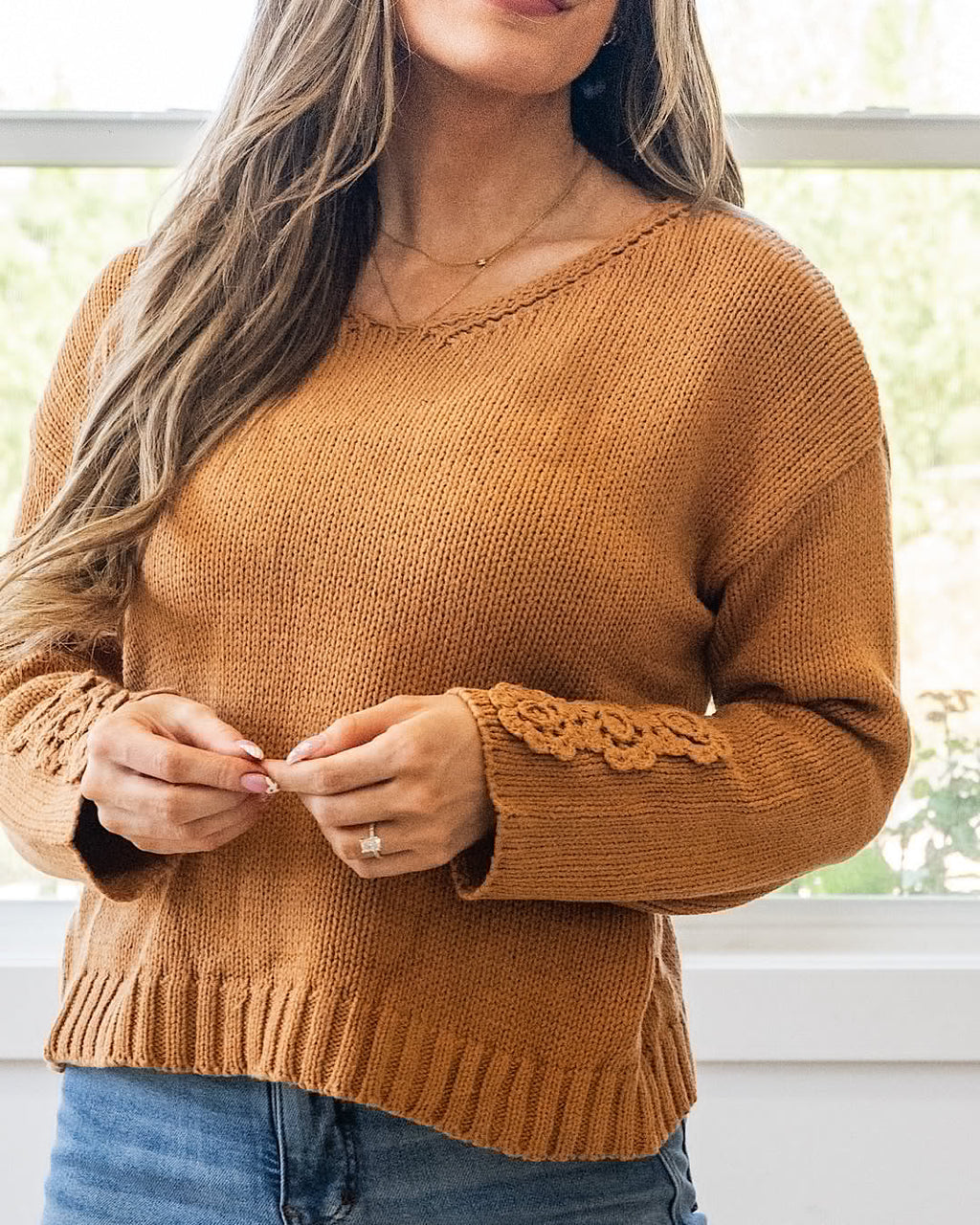 ¡NUEVO! Suéter Ella con mangas de crochet - Camel