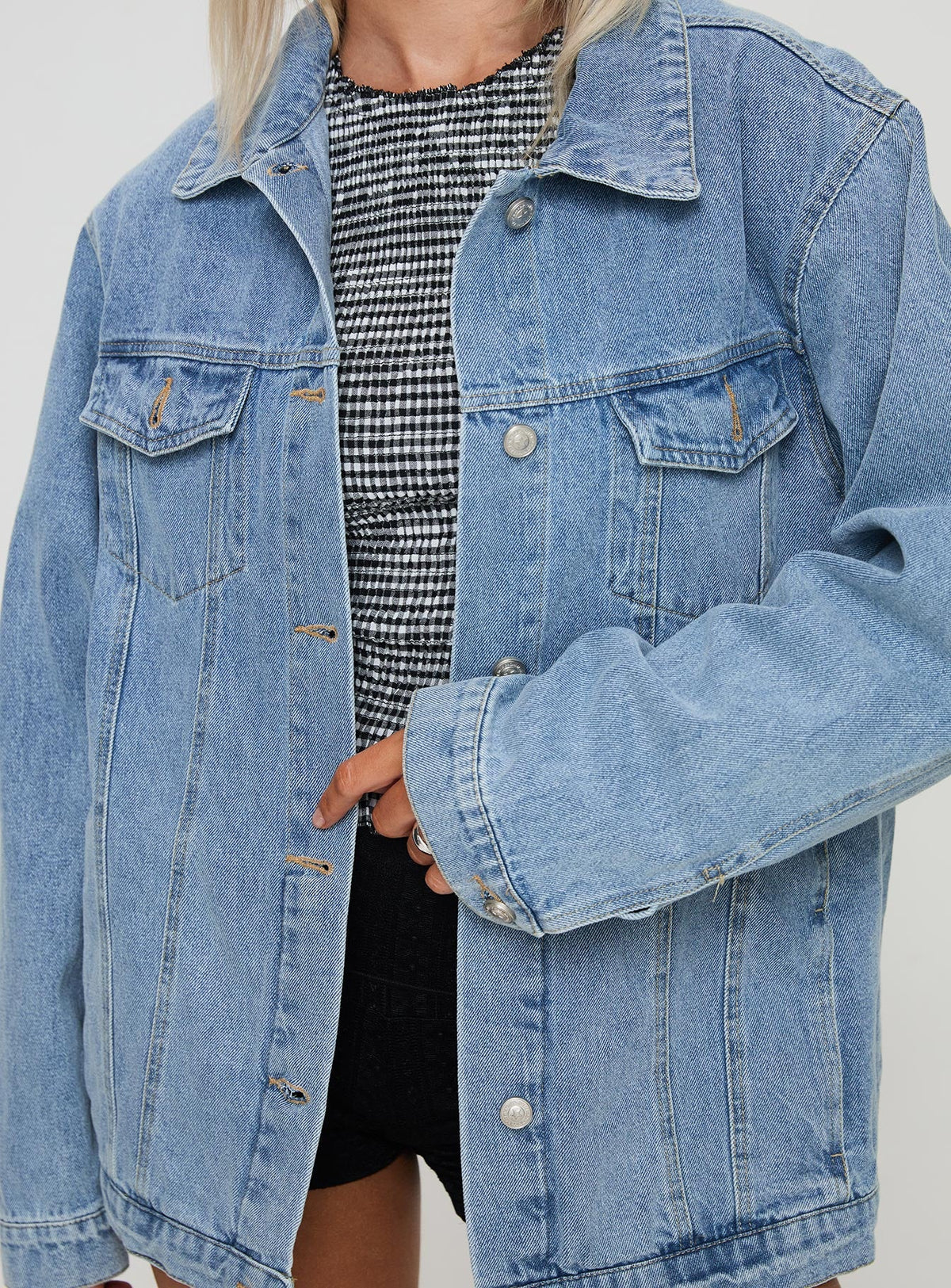 Chaqueta de mezclilla All You Need lavado claro
